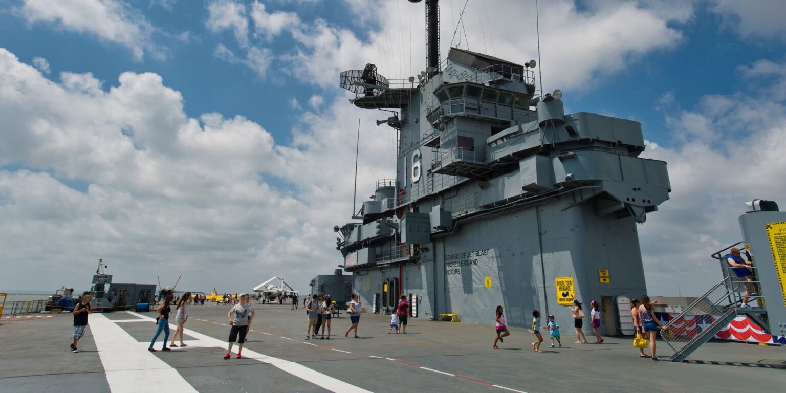 LEX Flight Deck | USS LEXINGTON